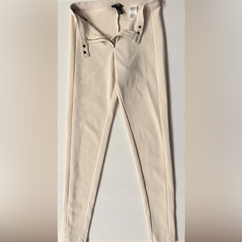 H&M Divided Cream Equestrian Riding Style Textured Jersey Leggings – Size S